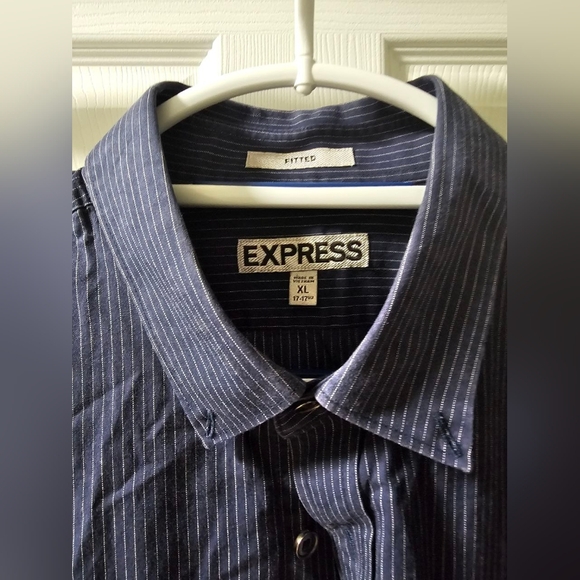 Express button down - Picture 2 of 2